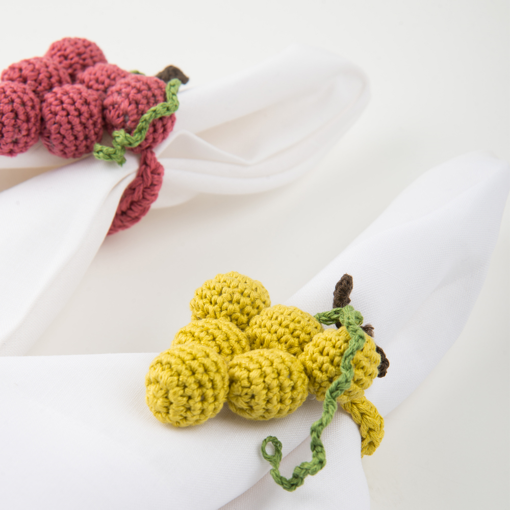 Crochet-grape-napkin-ring-set-II-2