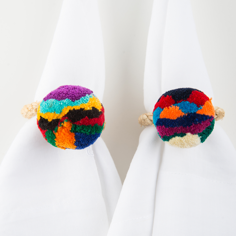 Pompom-multicolor-napkin-ring-set-4