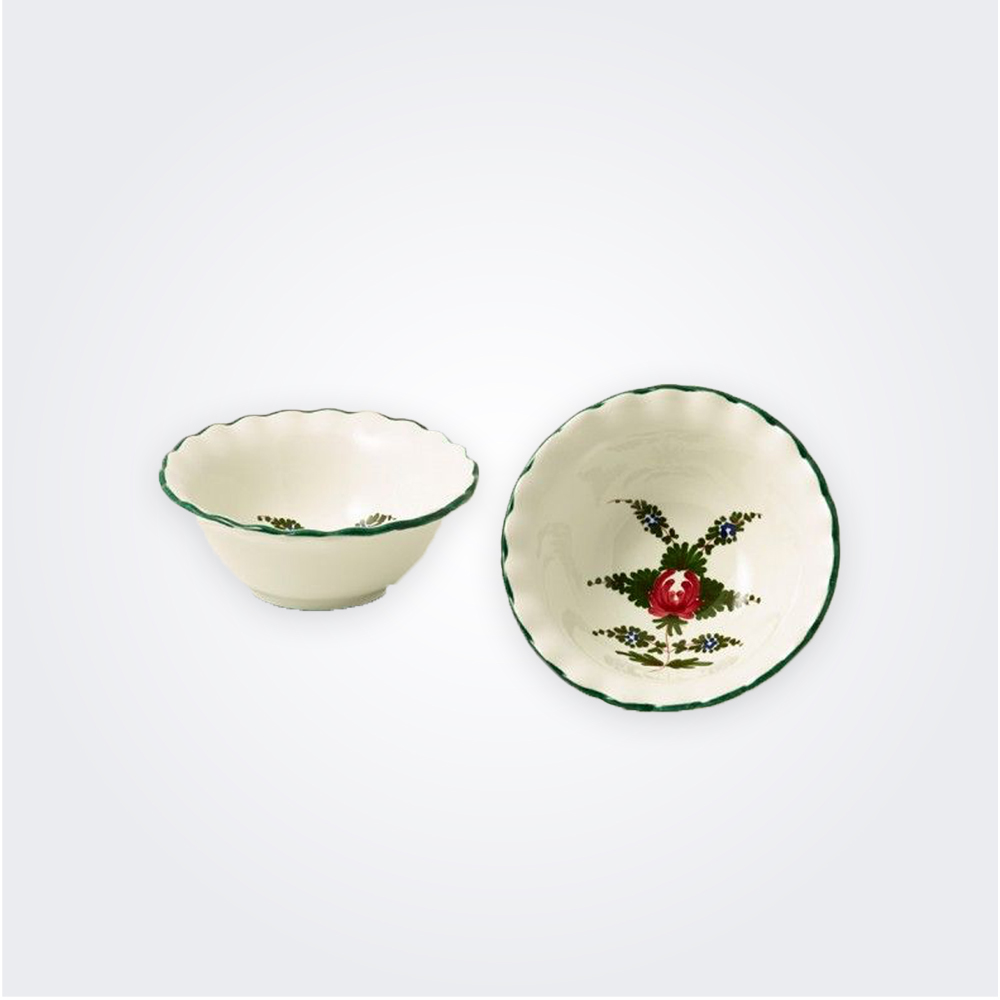 Small-white-Italian-pottery-small-bowl-set