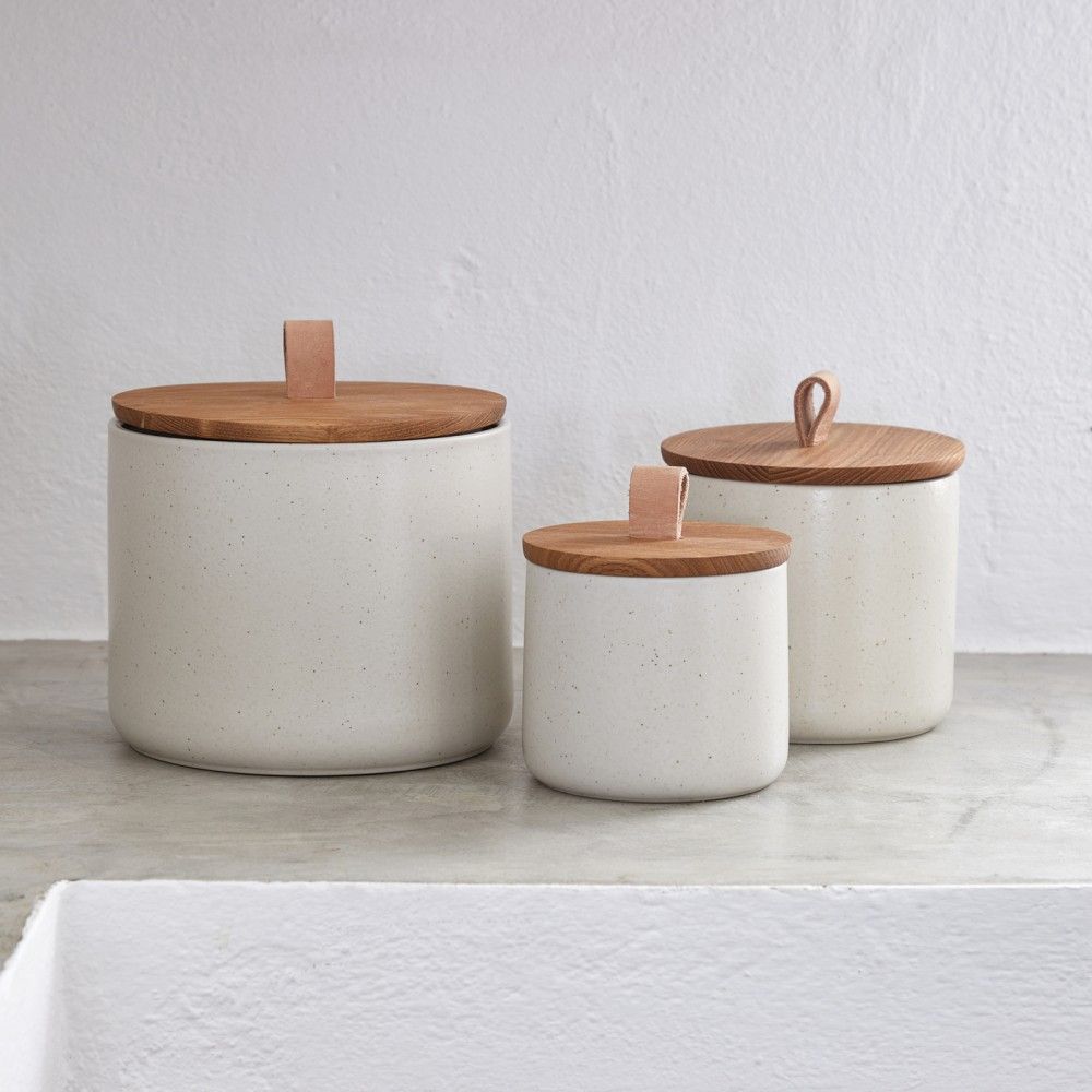 Casa Fina stoneware canister with wood lid 3