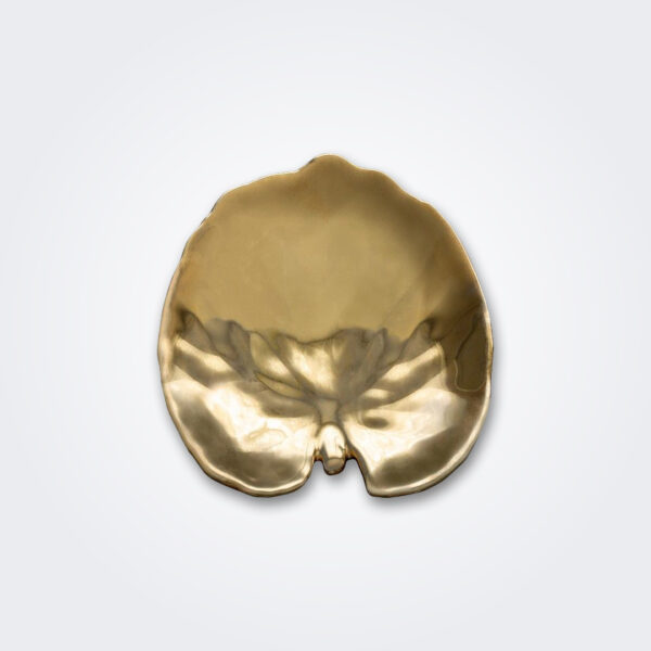 Gold alchemille leaf plate product picture.